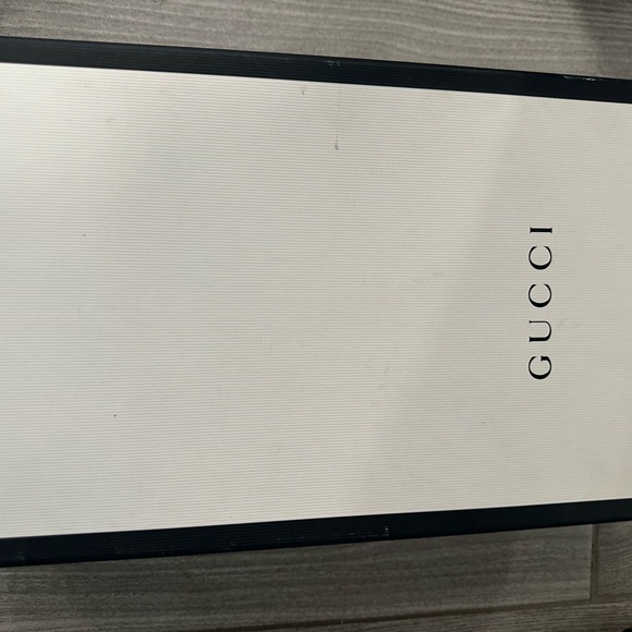 Authentic Gucci sneakers with box - Picture 3 of 4